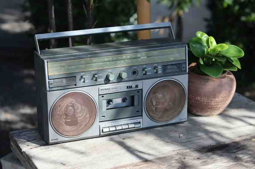 radio-on-table